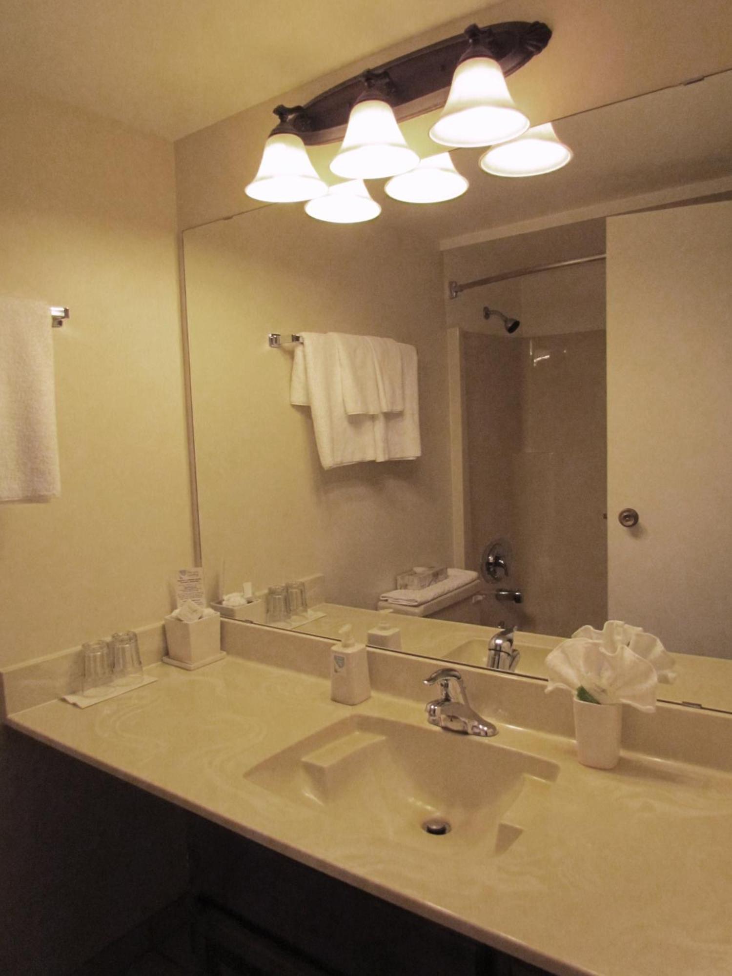 Heron'S Landing Hotel Campbell River Ngoại thất bức ảnh
